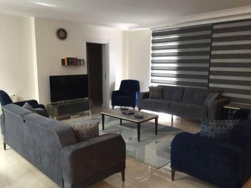 Brand New Modern Villa Large Pool & Kids Pool