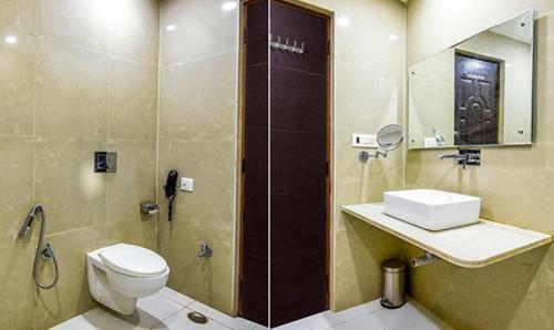 Fabhotel Eminent Suites