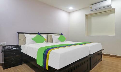 Treebo Trend Hotel Purple Square