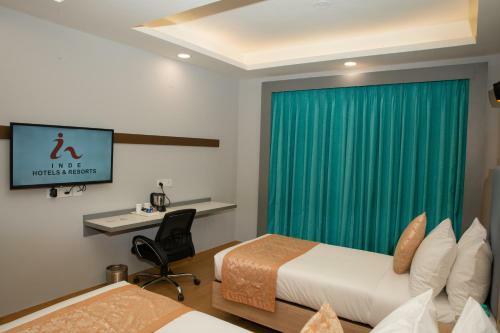 Inde Hotel Golf Course Extension