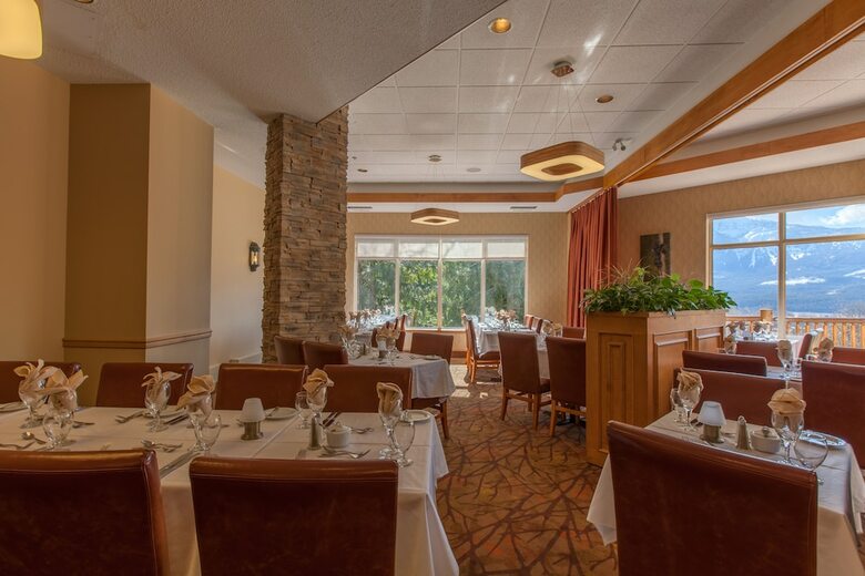 Hillcrest Hotel A Coast Resort