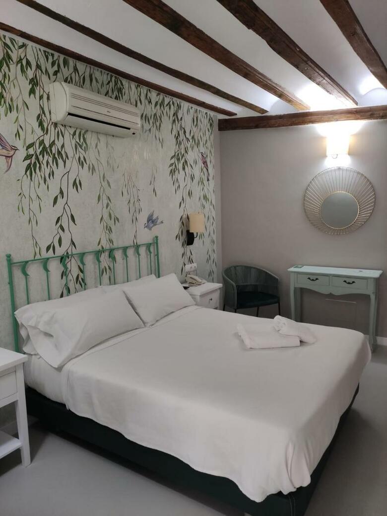 Hotel Almunia