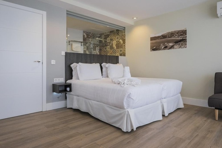 Hostal La Caleta Bay
