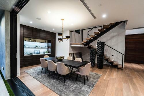 Oak Villa