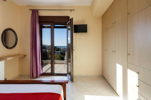 Villa Mahin With Pool And Sea View