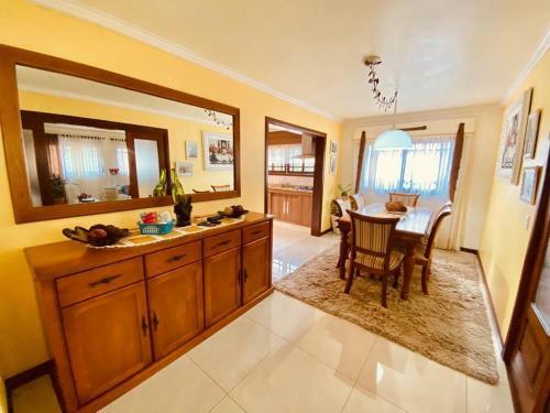 Casa Mobiliada - Gramado Rs - 2 Dormit�rios- Sendo 1 Su�te- Floresta- Wi Fi