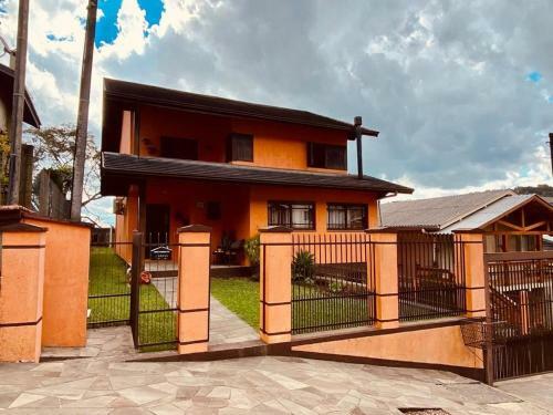 Casa Mobiliada - Gramado Rs - 2 Dormit�rios- Sendo 1 Su�te- Floresta- Wi Fi