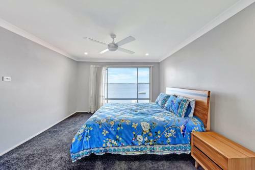Carey Bay 180 Degree Water Views And Wifi