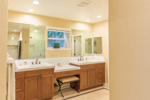 North Granados Oasis