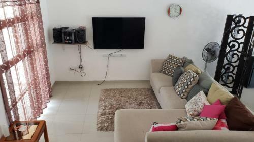 Casa Leo Y Juany