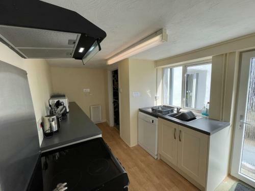 Narnia, Delabole, Sleeps 8