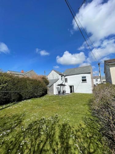 Narnia, Delabole, Sleeps 8
