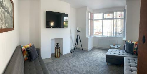 Bessie House*modern Refurb* Free Parking*racecourse*a1&m18