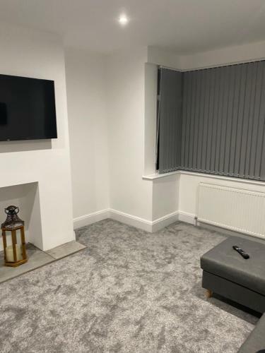 Bessie House*modern Refurb* Free Parking*racecourse*a1&m18