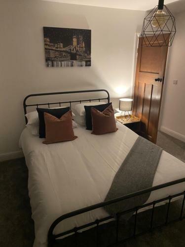 Bessie House*modern Refurb* Free Parking*racecourse*a1&m18