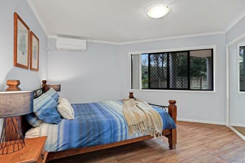 Unit 2 - 6 Indigo Avenue Rainbow Beach Walk To The Beach