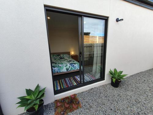 Bed & Breakfast Modern And Relaxed, Self Check-in, 5min To The Beach