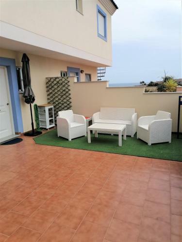 Al06- Modern 3 Bed Duplex, Close To Beach In El Alamillo