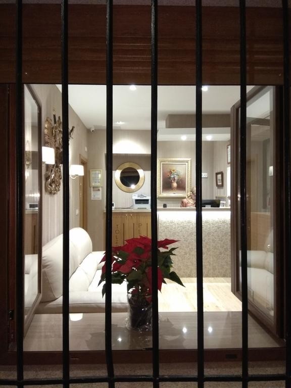 Hostal Toledo Plaza