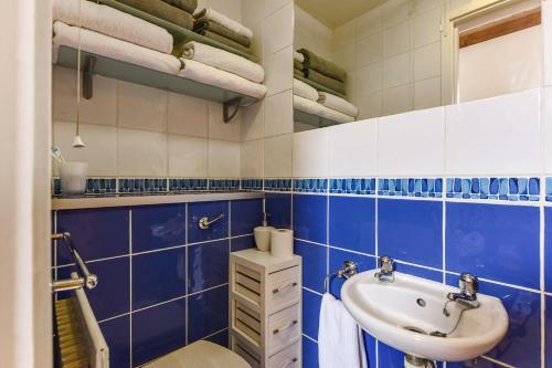 Les Charmettes , Haslemere