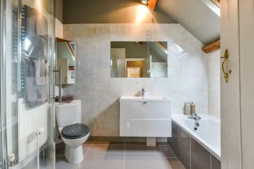 Les Charmettes , Haslemere