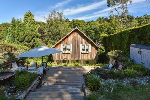 Les Charmettes , Haslemere