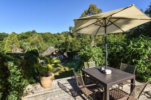 Les Charmettes , Haslemere