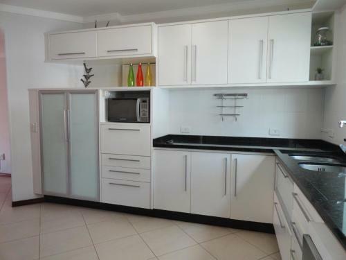 Apartamento Encantador, Com Piscina No Condom�nio