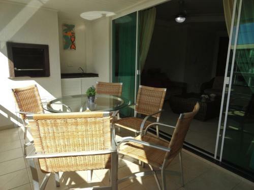 Apartamento Encantador, Com Piscina No Condom�nio