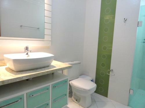 Apartamento Encantador, Com Piscina No Condom�nio