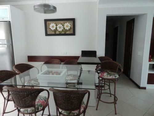 Apartamento Encantador, Com Piscina No Condom�nio