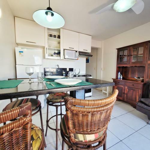 Apart�. Deck Vista Mar. At� 4 Pessoas,70m Da Praia
