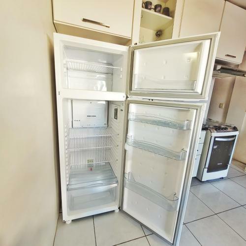 Apart�. Deck Vista Mar. At� 4 Pessoas,70m Da Praia