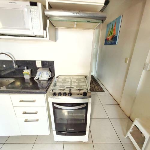 Apart�. Deck Vista Mar. At� 4 Pessoas,70m Da Praia