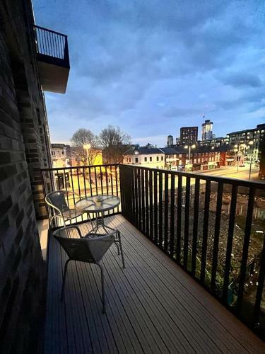 Manchester City Central - 2 Bedroom Apartment With Balcony!