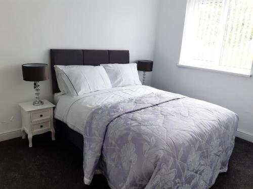 Cheerful Home Close To The City And Peak District