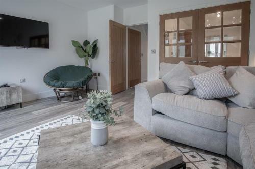Maes Yr Orsaf - 4 Bedroom Holiday Home - Narberth