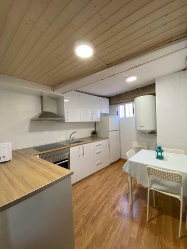 Apartamento R�a Real 40, 1
