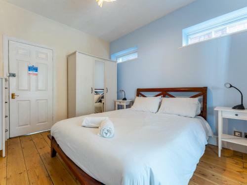 Pass The Keys Lovely Central Spacious One Bedroom Apartment