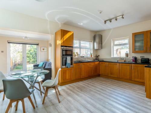 Pass The Keys Lovely Central Spacious One Bedroom Apartment