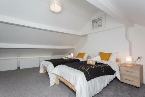 Preston Blackpool Road Apartment - Sleeps 6 - Ideal Location