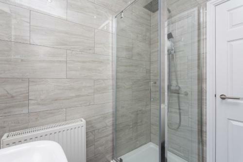 Preston Blackpool Road Apartment - Sleeps 6 - Ideal Location