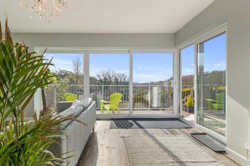 Solace - Beautiful Cottage, Views Over The Wooded Valley