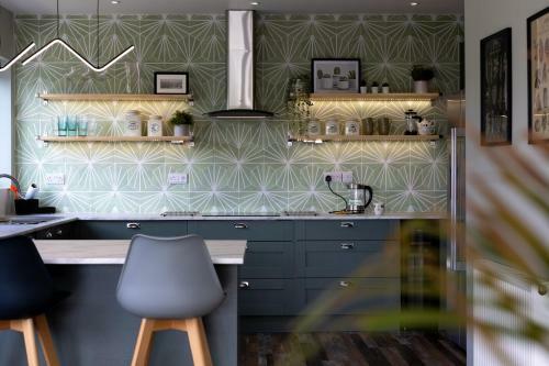 Solace - Beautiful Cottage, Views Over The Wooded Valley