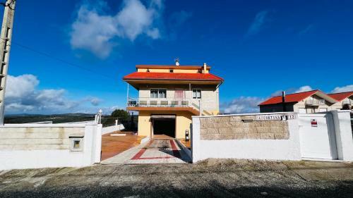 Espaciosa Casa Rural, 3 Rooms, 2bthros, Muy Acogedora.