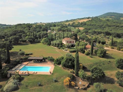 Romantic Lodge At Scansano With Shared Swimming Pool