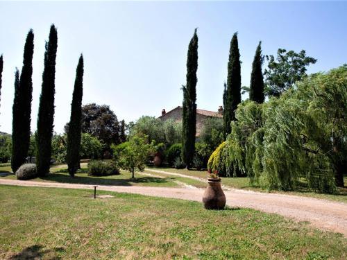 Romantic Lodge At Scansano With Shared Swimming Pool
