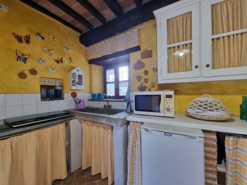 Mesmerising Holiday Home In Calomini With Private Pool