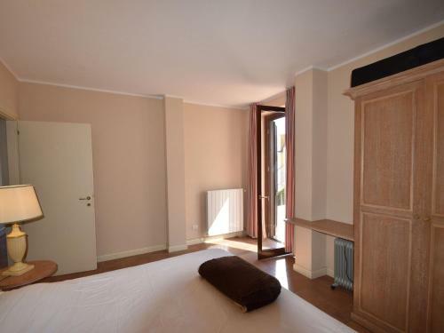 Lakeview Apartment In Oggebbio With Swimming Pool