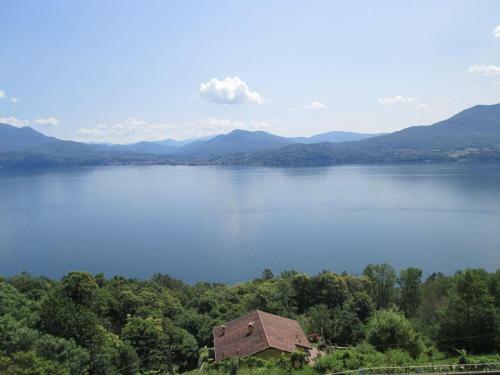 Lakeview Apartment In Oggebbio With Swimming Pool